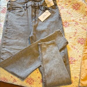 Calvin Klein Women's Light Gray Skinny Leg Jeans